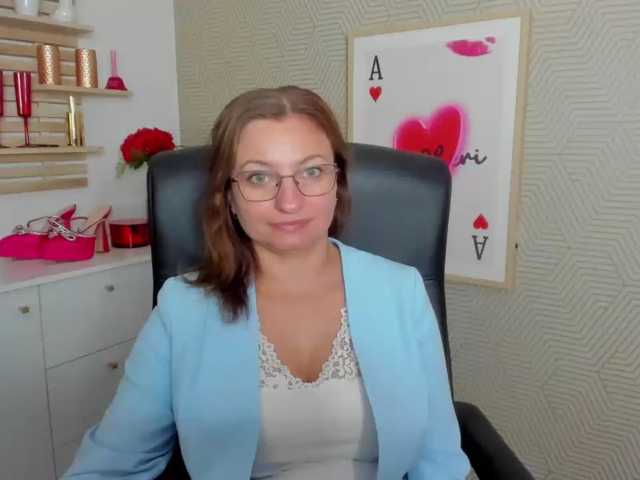 angelaLove13 live cam preview