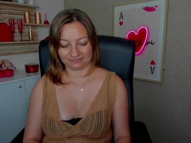 angelaLove13 live cam on BongaCams