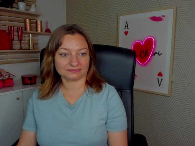 angelaLove13 live cam on UnifiedCams