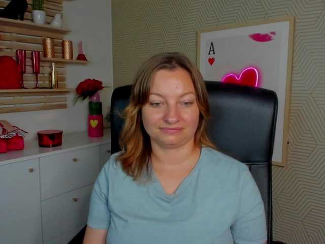 angelaLove13 live cam on UnifiedCams