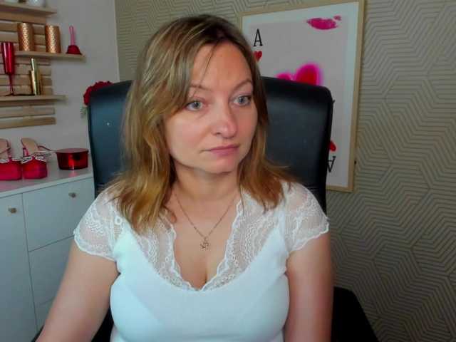 angelaLove13 live cam on BongaCams
