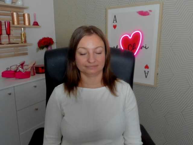 angelaLove13 live cam on BongaCams