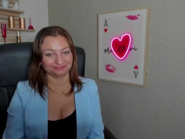 angelaLove13 live cam preview