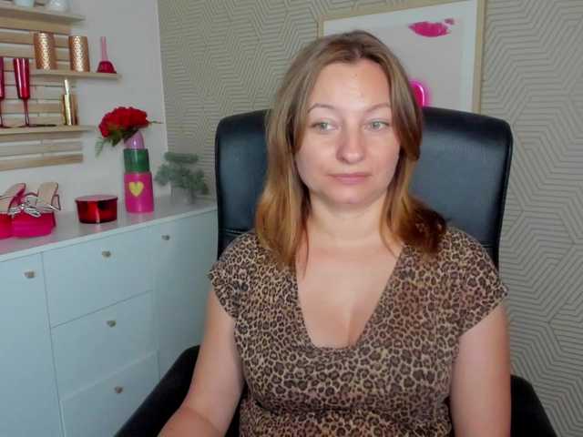 angelaLove13 live cam on BongaCams