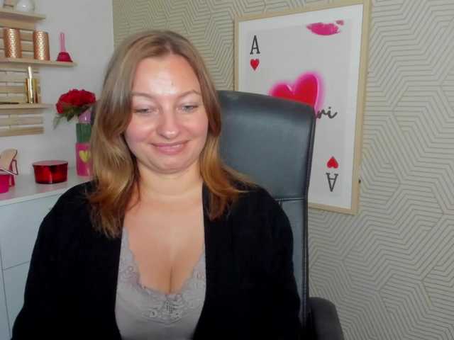 angelaLove13 live cam on BongaCams