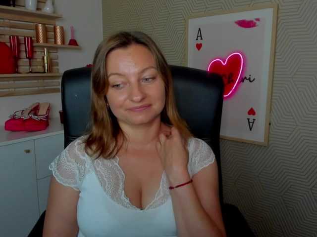 angelaLove13 live cam on BongaCams