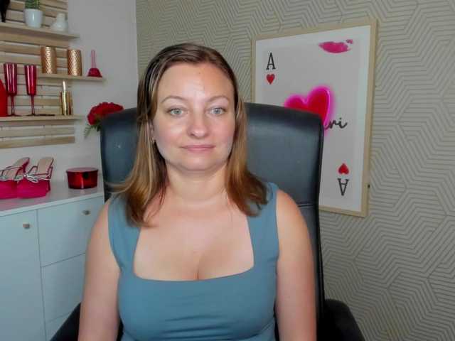 angelaLove13 live cam on BongaCams