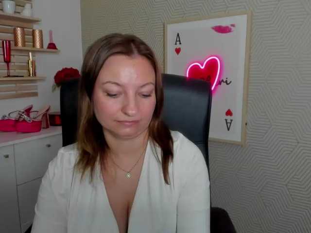 angelaLove13 live cam preview