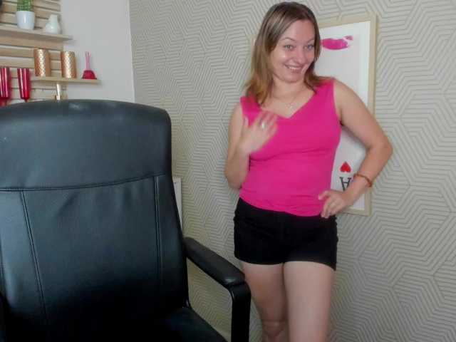 angelaLove13 live cam on BongaCams