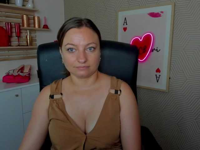 angelaLove13 live cam on BongaCams