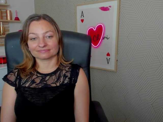 angelaLove13 live cam on UnifiedCams