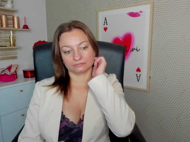 angelaLove13 live cam preview