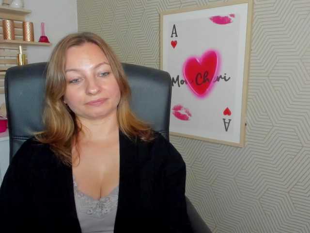 angelaLove13 live cam on BongaCams