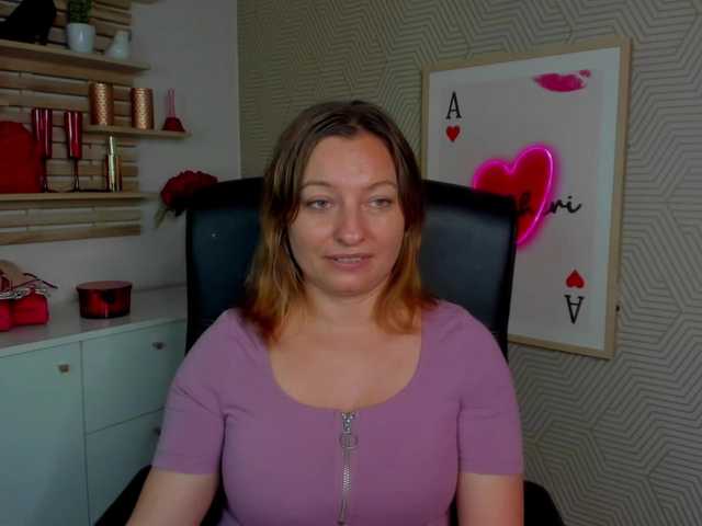 angelaLove13 live cam on UnifiedCams