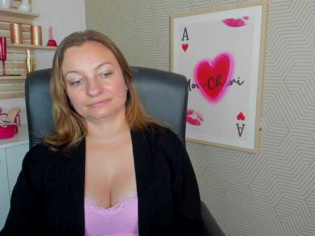 angelaLove13 live cam on BongaCams