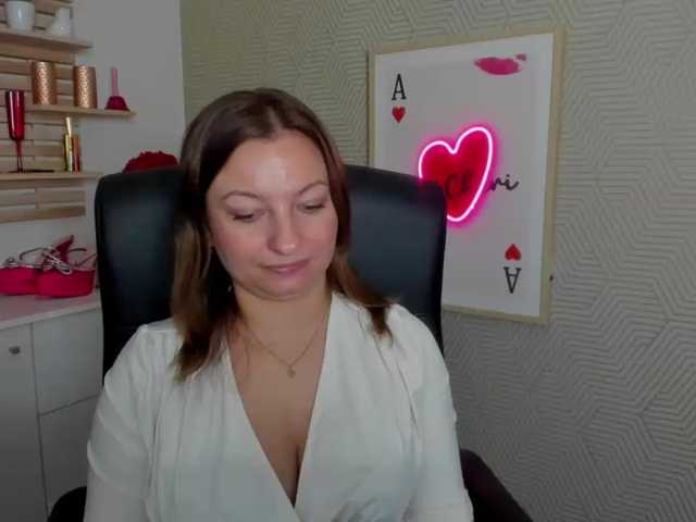 angelaLove13 live cam preview