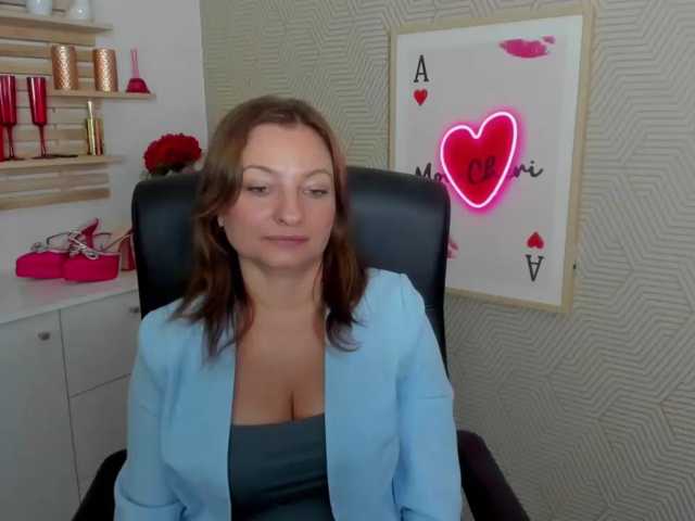 angelaLove13, en directo ahora en BongaCams