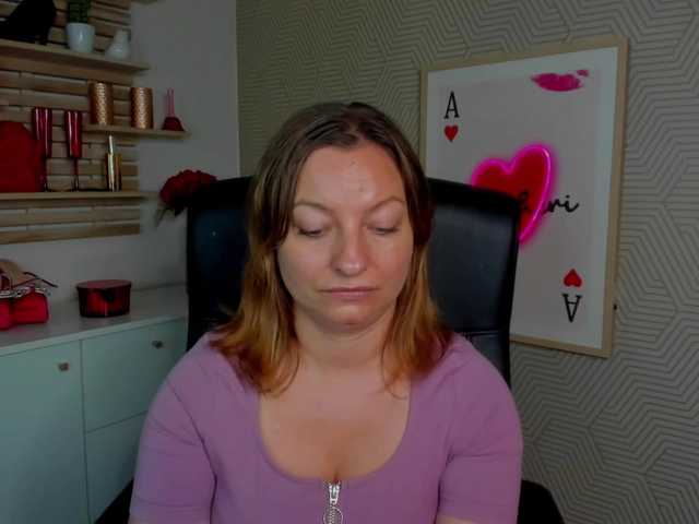 angelaLove13 live cam on UnifiedCams