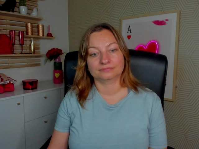 angelaLove13 live cam on BongaCams