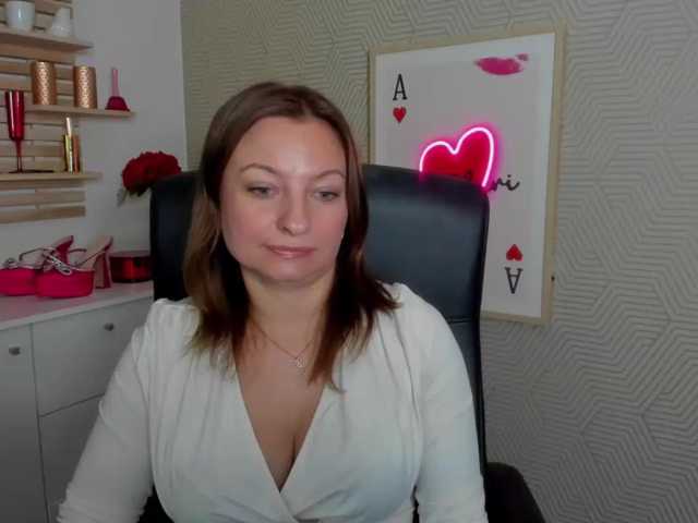angelaLove13 live cam preview