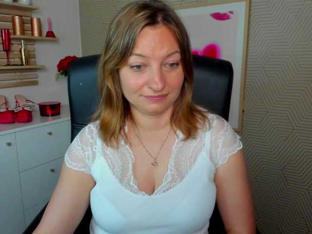 angelaLove13 live cam on BongaCams