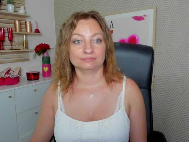 angelaLove13 live webcam show