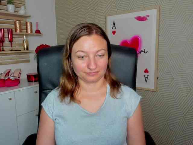 angelaLove13 webcam