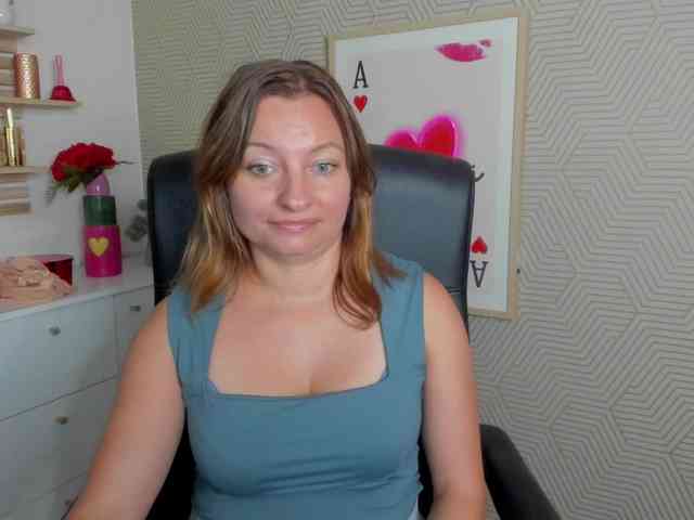 angelaLove13 webcam