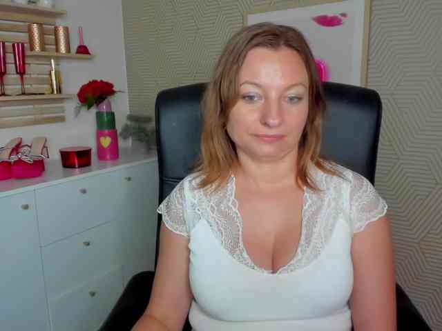 angelaLove13 webcam
