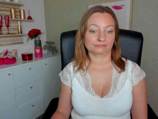 angelaLove13 webcam