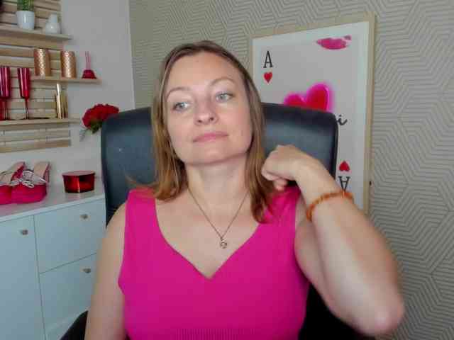 angelaLove13 webcam