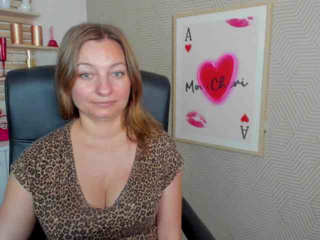 angelaLove13 webcam