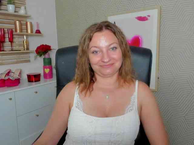 angelaLove13 webcam