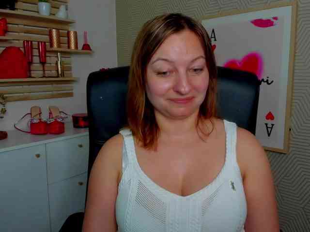 angelaLove13 webcam