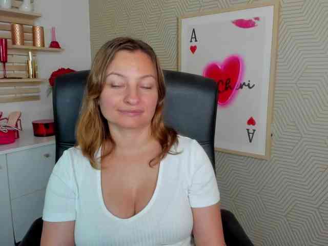 angelaLove13 webcam