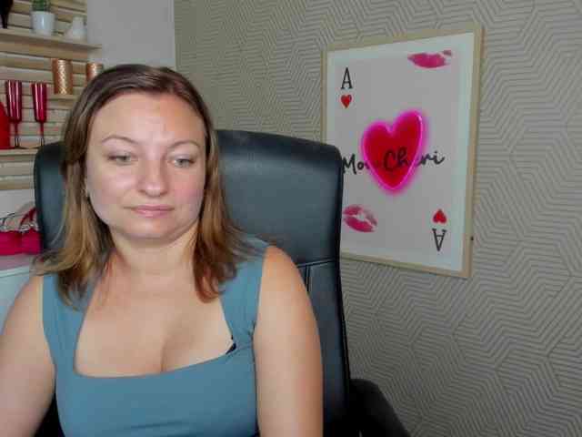angelaLove13 webcam