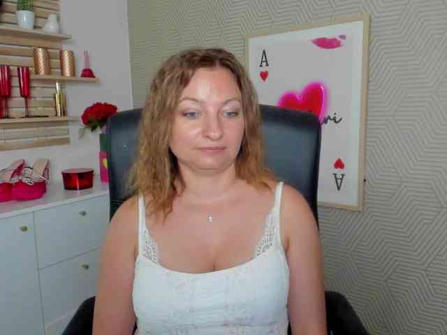 angelaLove13 webcam