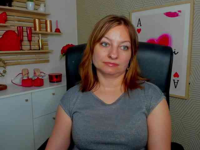 angelaLove13 webcam