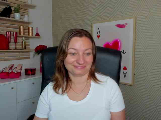 angelaLove13 webcam