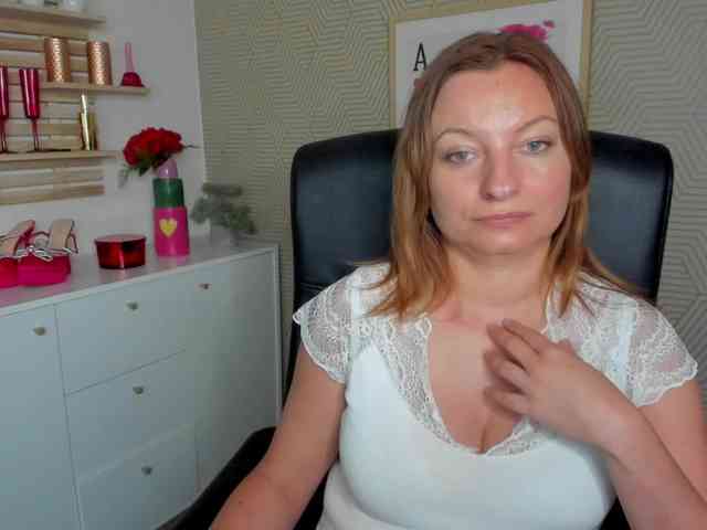 angelaLove13 webcam