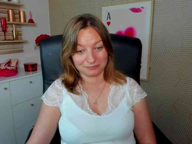 angelaLove13 webcam