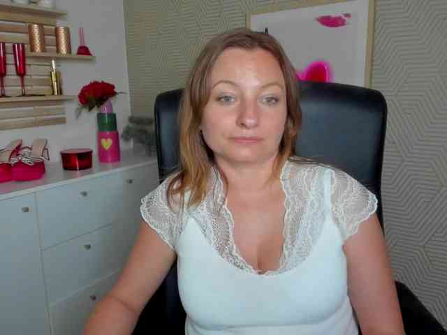 angelaLove13 webcam