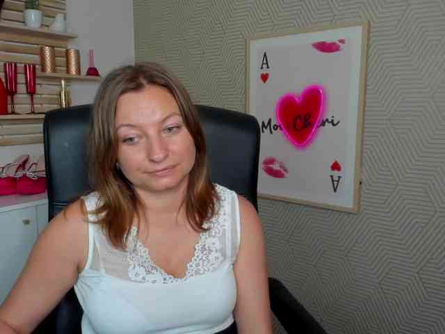 angelaLove13 webcam