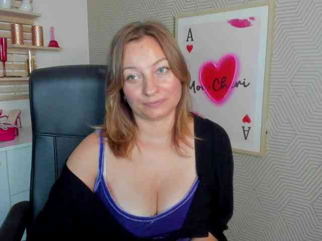 angelaLove13 webcam