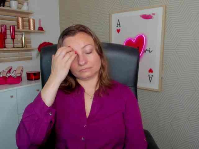 angelaLove13 webcam
