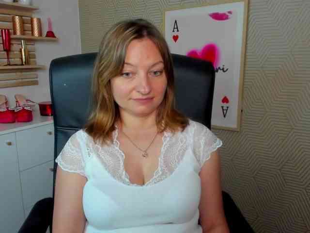 angelaLove13 webcam