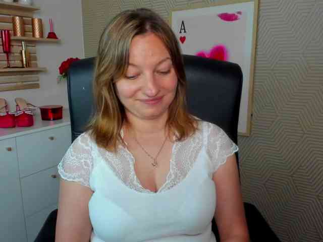 angelaLove13 webcam