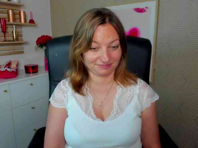 angelaLove13 webcam
