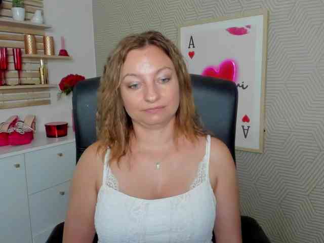 angelaLove13 webcam