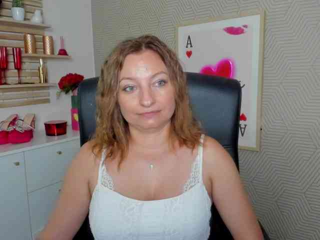 angelaLove13 webcam